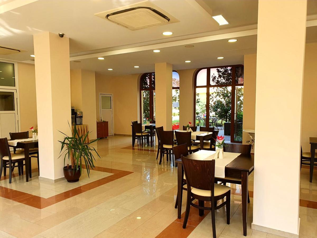 C Comfort Hotel & Wellness Chissarja Exterior foto