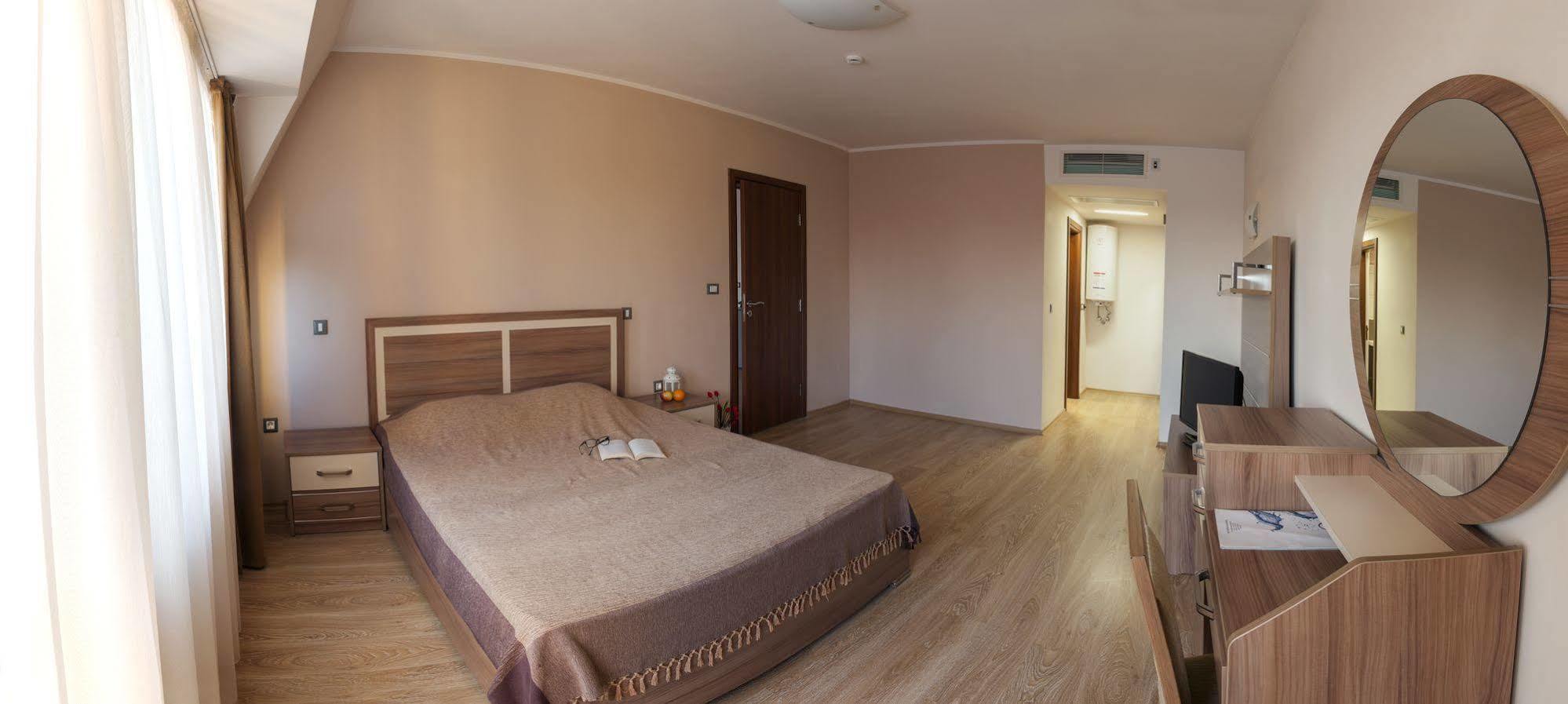 C Comfort Hotel & Wellness Chissarja Exterior foto